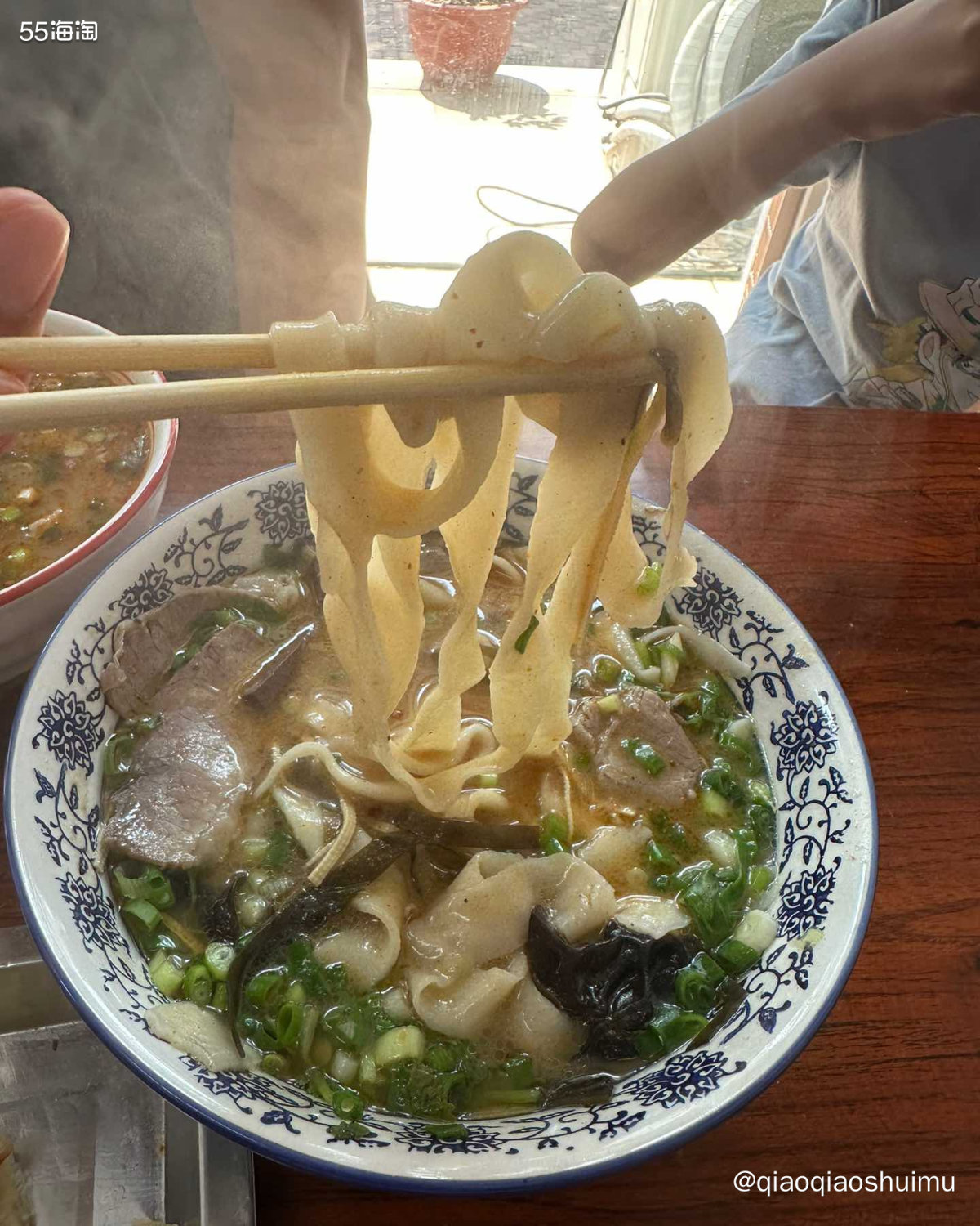 在洛阳喝了一次牛肉汤，还是非遗，跟吉林那边的不太一样。 这个