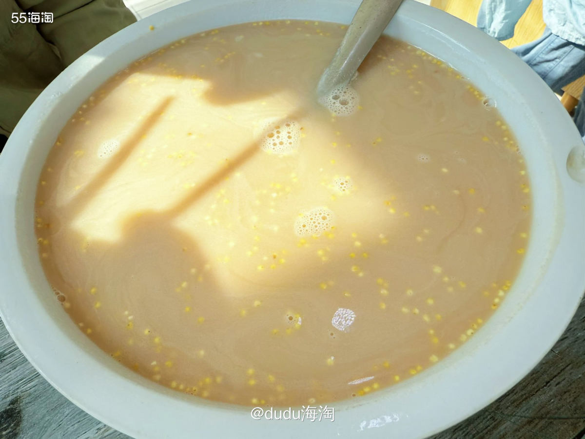 🌿这是在内蒙吃的一顿早餐，这边早上都是喝奶茶，都是咸口的，