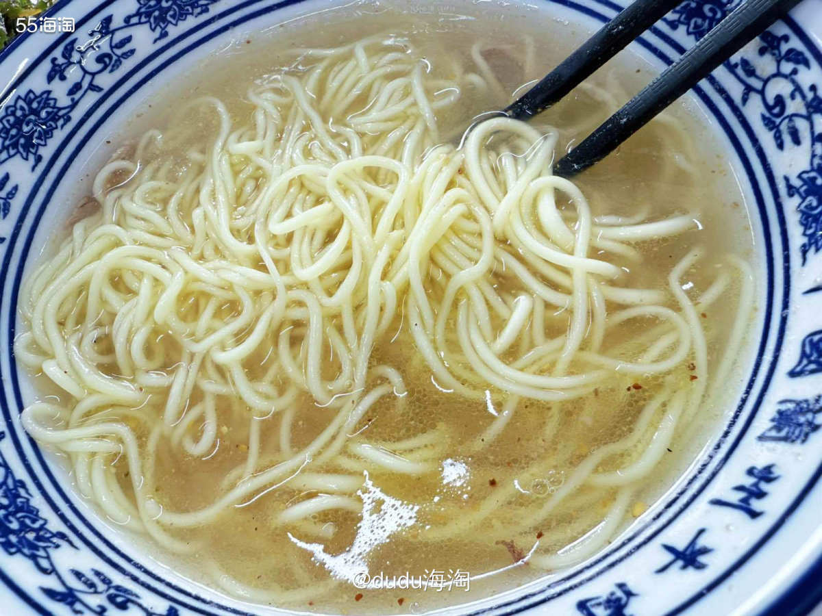 🌿谁能想到我们在内蒙吃了一顿清真兰州拉面呢？哈哈哈…因为顿