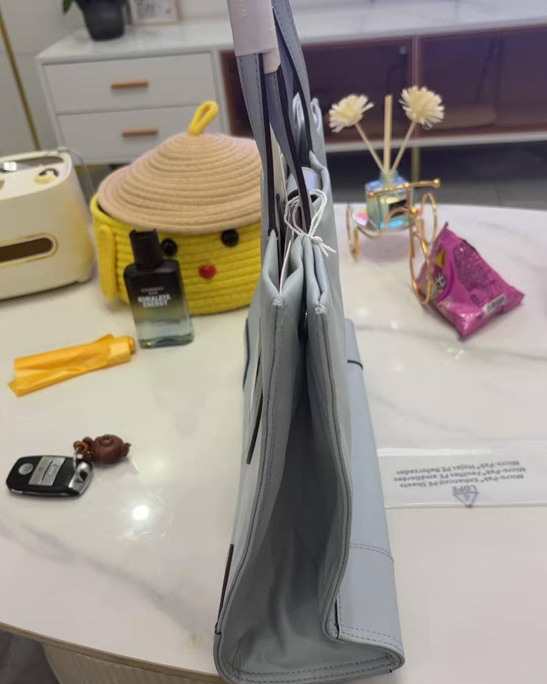 之前tb这个蓝色的托特总是断货，看着这次补货我就买了3个，最