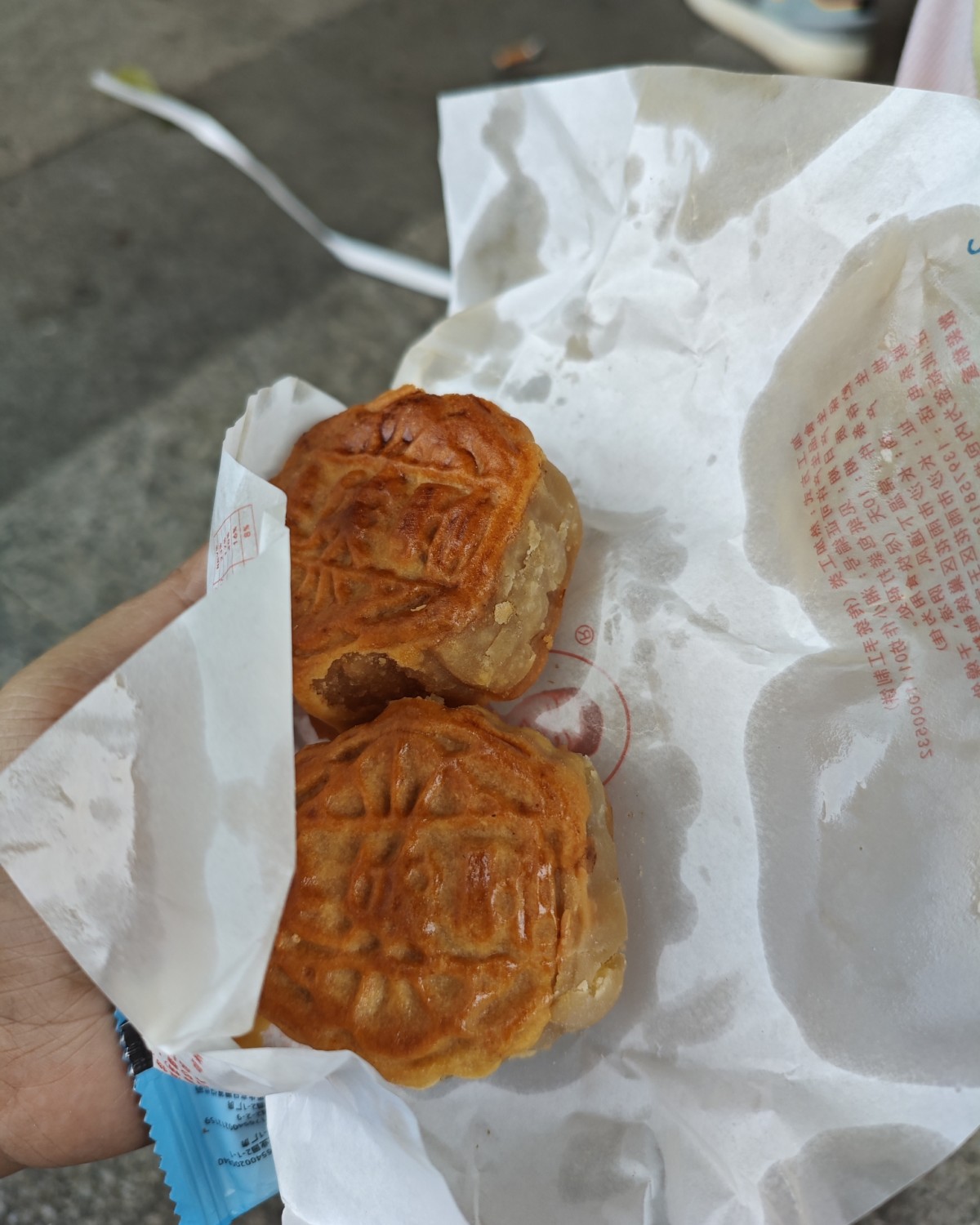 长沙非常火的一家网红店就是巢娭毑的月饼，还没到中秋就已经排长