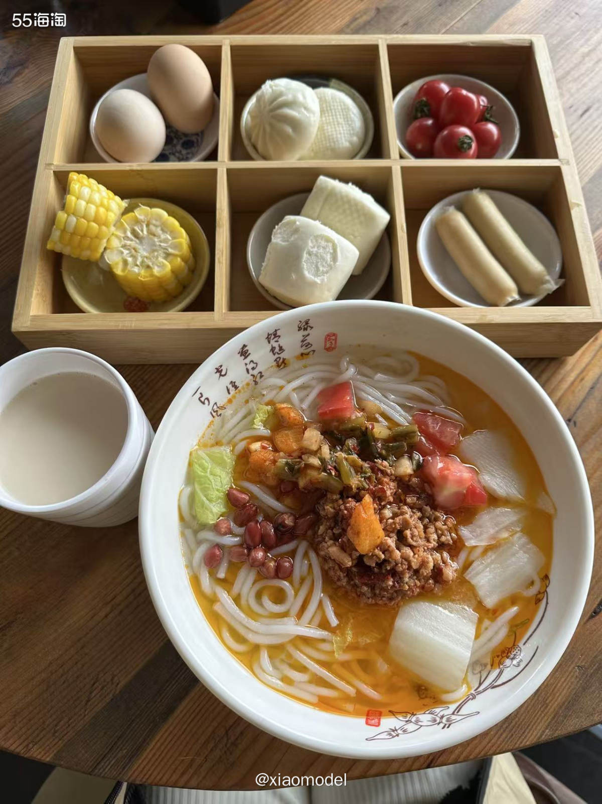 😀这是在香格里拉住的酒店吃的早餐，不管是摆盘还是味道都很不