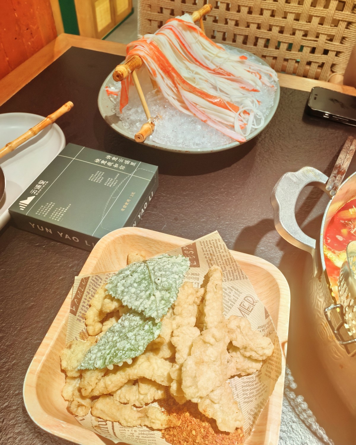🌸再来分享一顿云南酸汤牛肉火锅，感觉大夏天吃火锅其实也还可