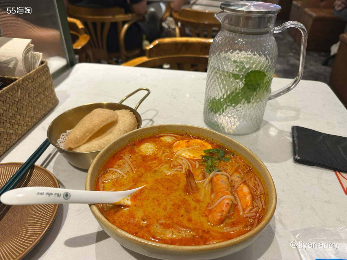 我爱吃的福万越南餐厅，服务很好，每次到店就给虾片，临走的时候