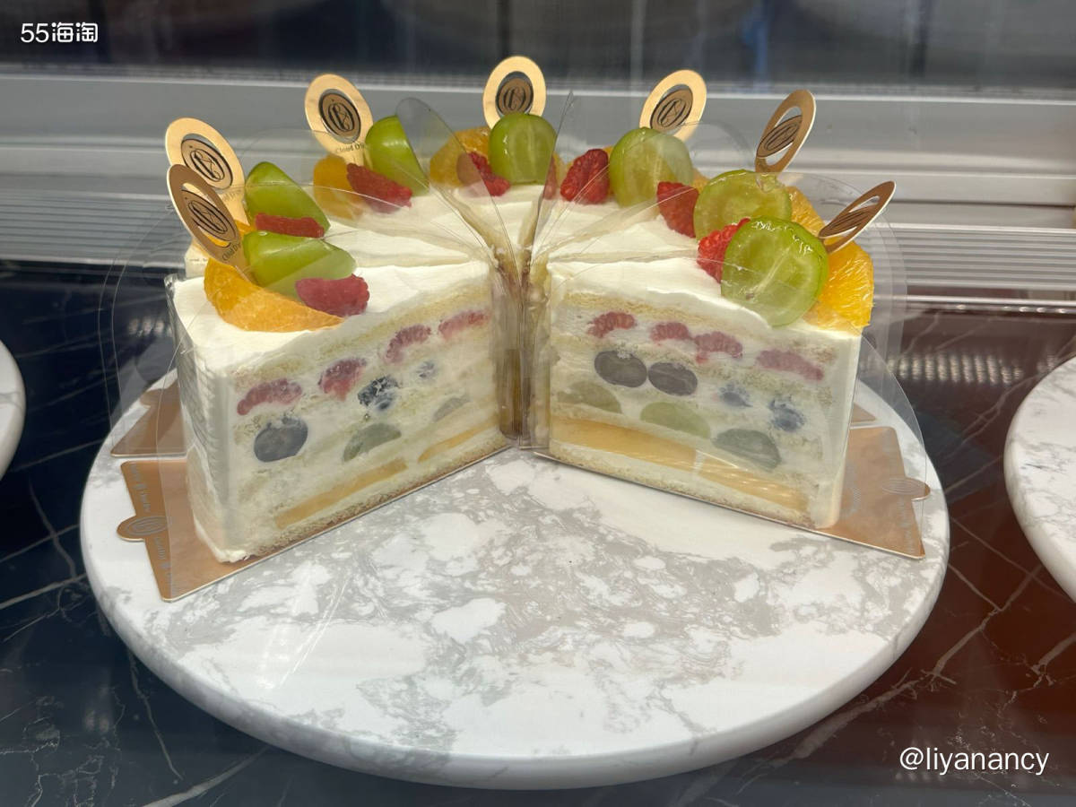 我爱吃的福万越南餐厅，服务很好，每次到店就给虾片，临走的时候