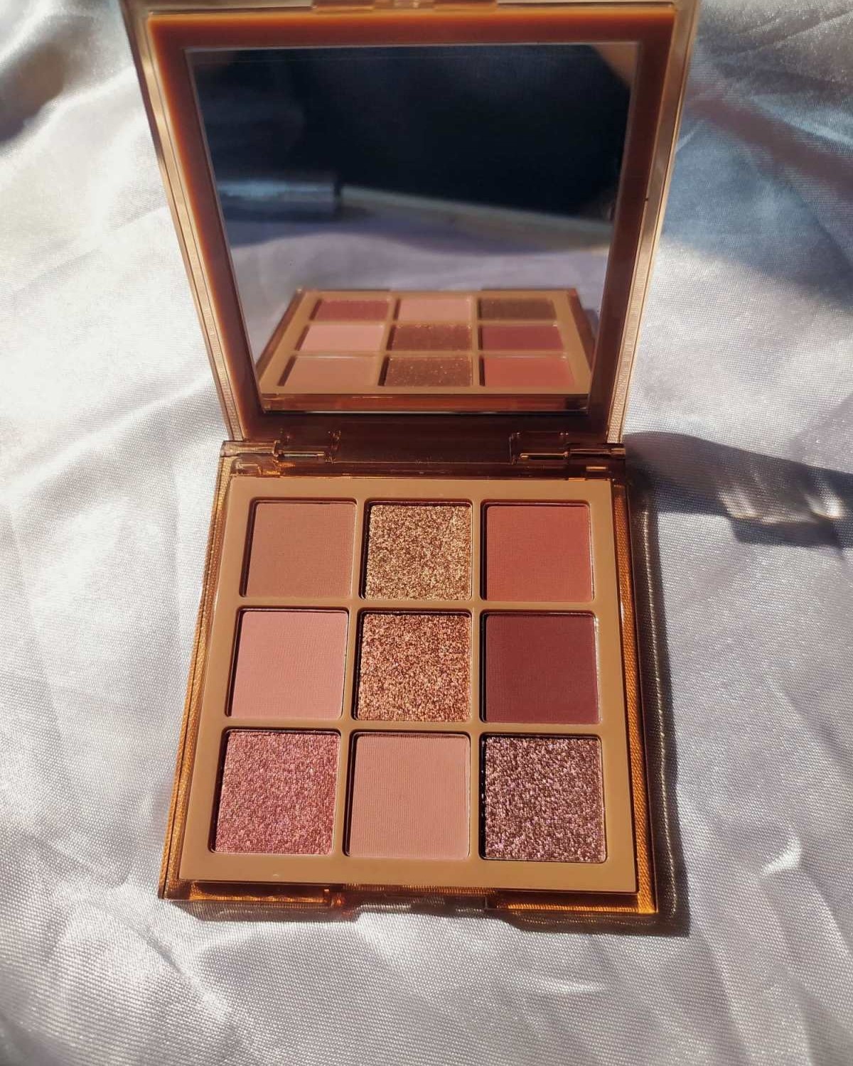 说起现在流行的眼影盘，pat mcgrath，natasha