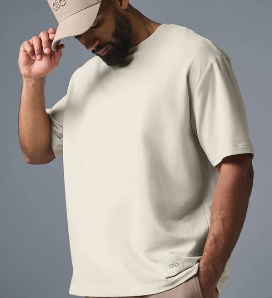 alo家的衣服舒适度很高，所以也比较受欢迎。这次下单了alo