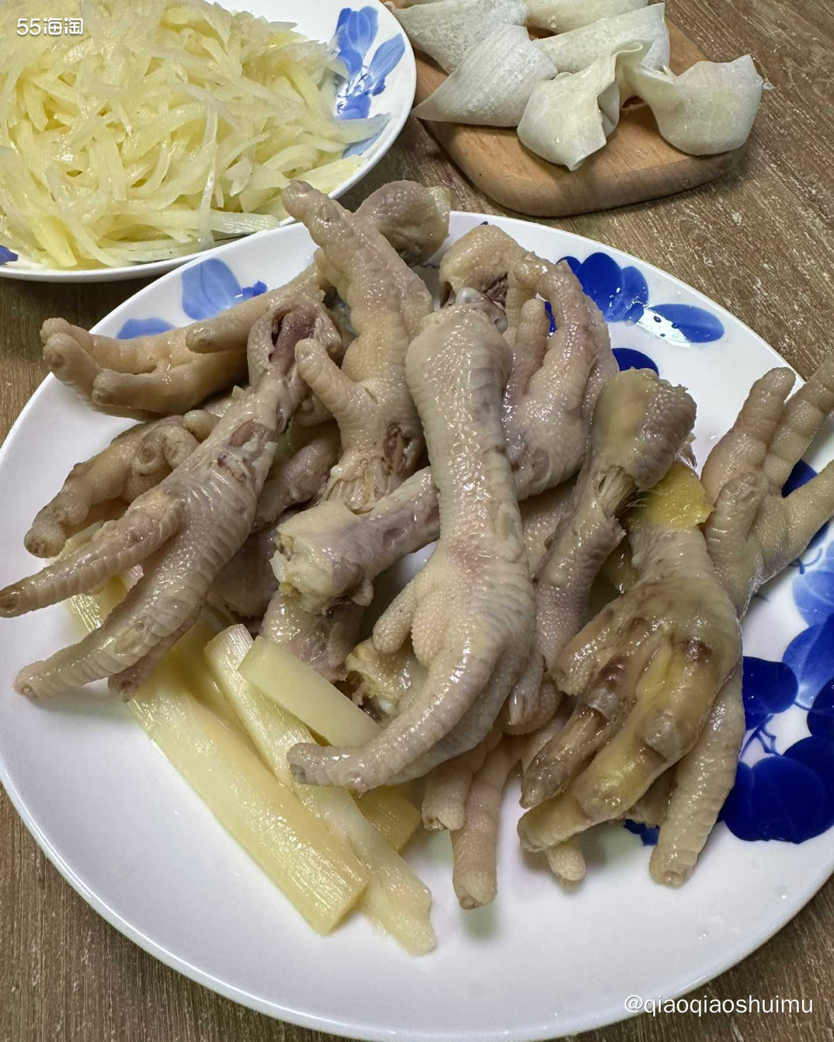 最近懒得可以，啥都不想发～ 这应该是上个月妈妈做的饭，当时我