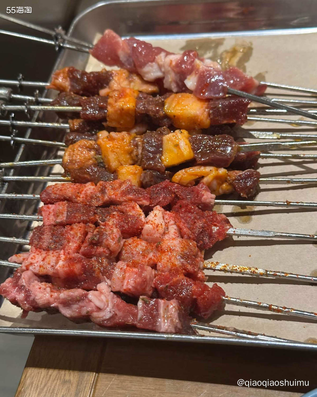 据说沈阳是全国烧烤店最多的城市，有三万三千余家，所以，来这里