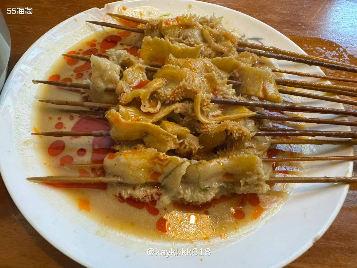 来洛阳早上喝了牛肉汤然后立马去了白马寺，晚上安排了小吃义勇街