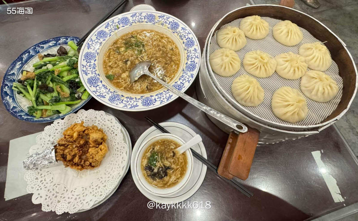 这次洛阳之行带妈妈主打随性行程都不太赶，早上大运河博物馆回来