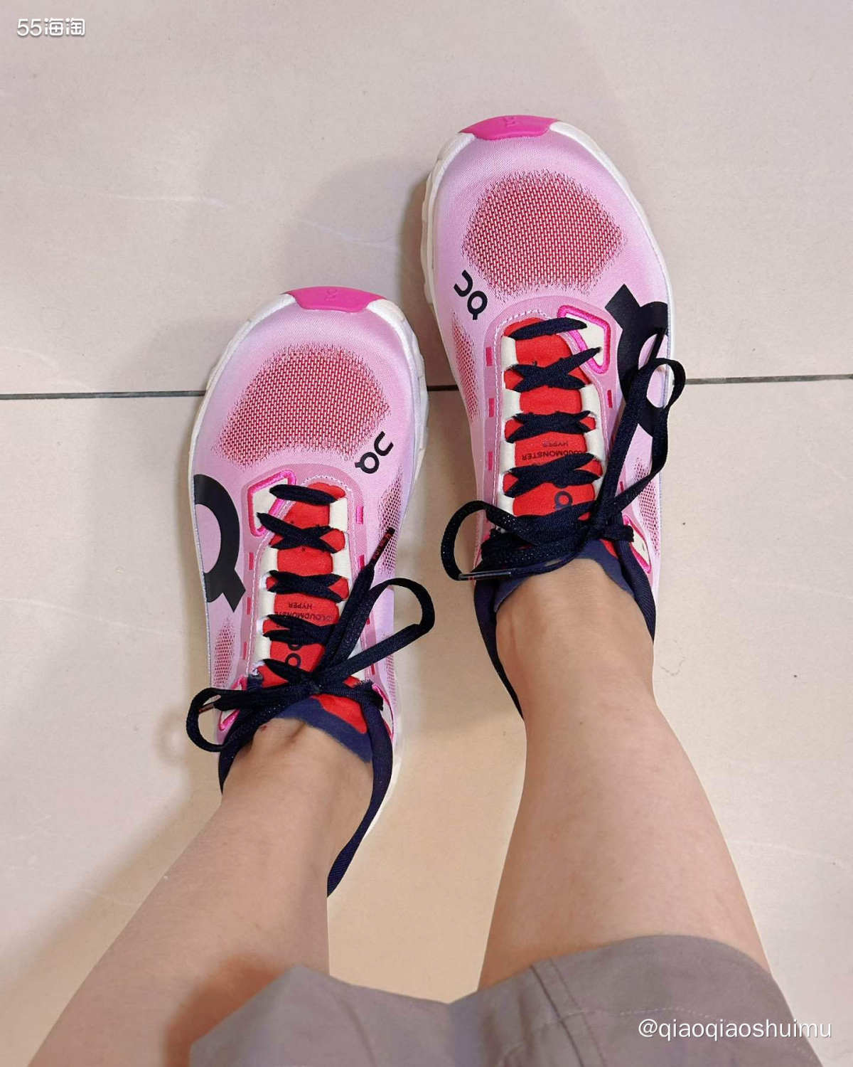 今天终于收齐了本次买鞋得最后一双，粉色的昂跑，来自天猫日本探