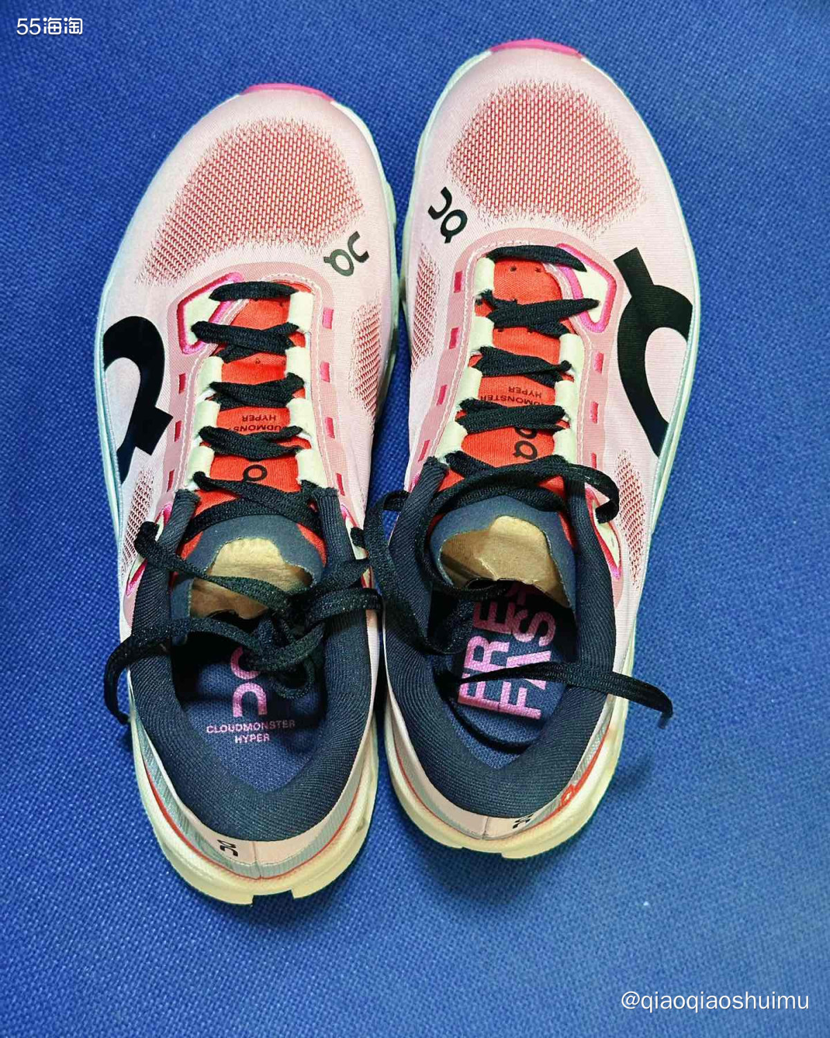 今天终于收齐了本次买鞋得最后一双，粉色的昂跑，来自天猫日本探