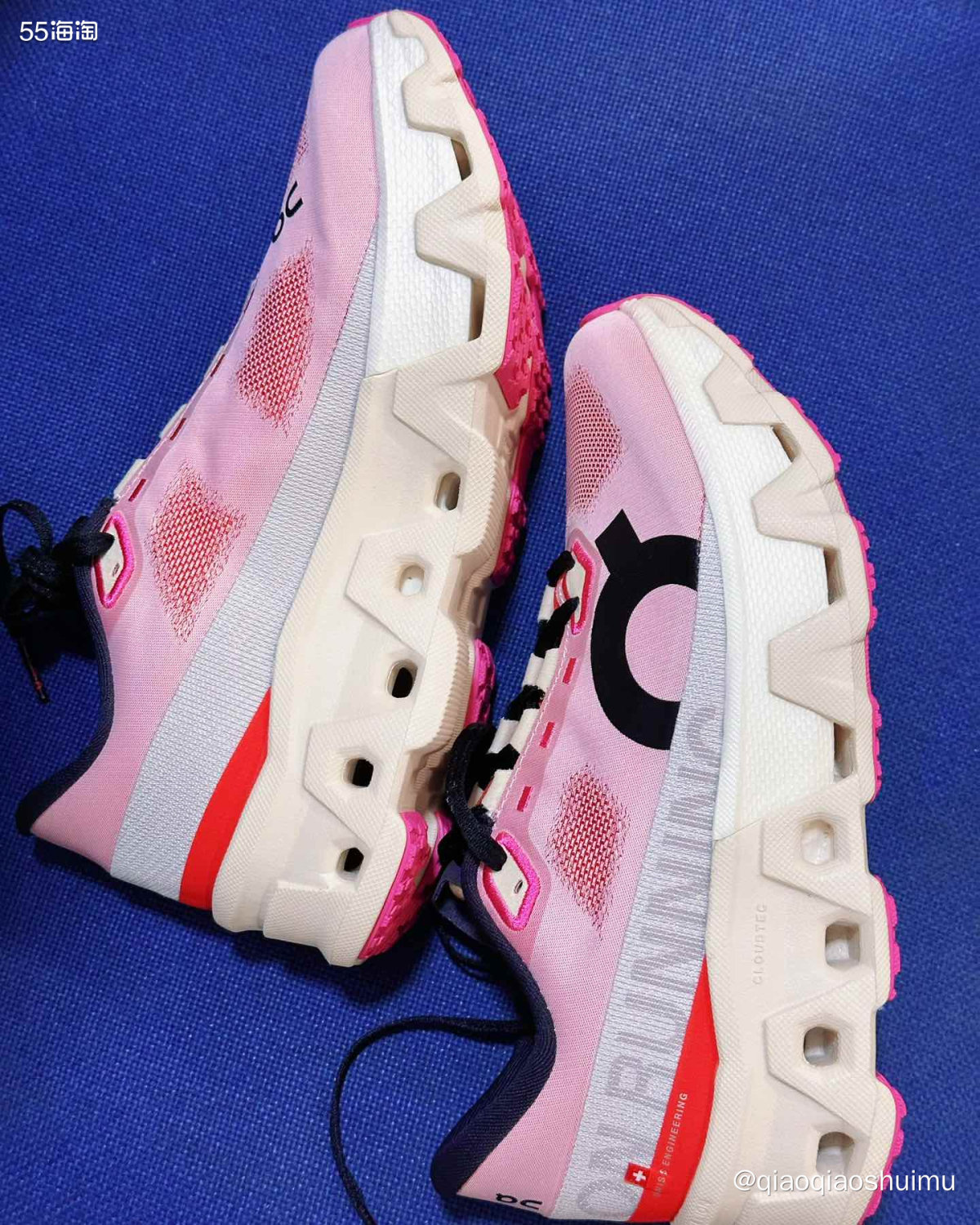 今天终于收齐了本次买鞋得最后一双，粉色的昂跑，来自天猫日本探