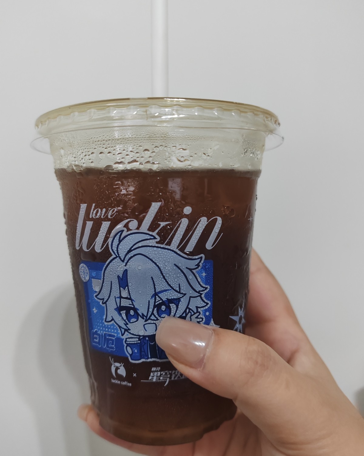 这是特别的一天，因为真的是饮品喝到吐啊，早晨同事分箱了瑞幸的