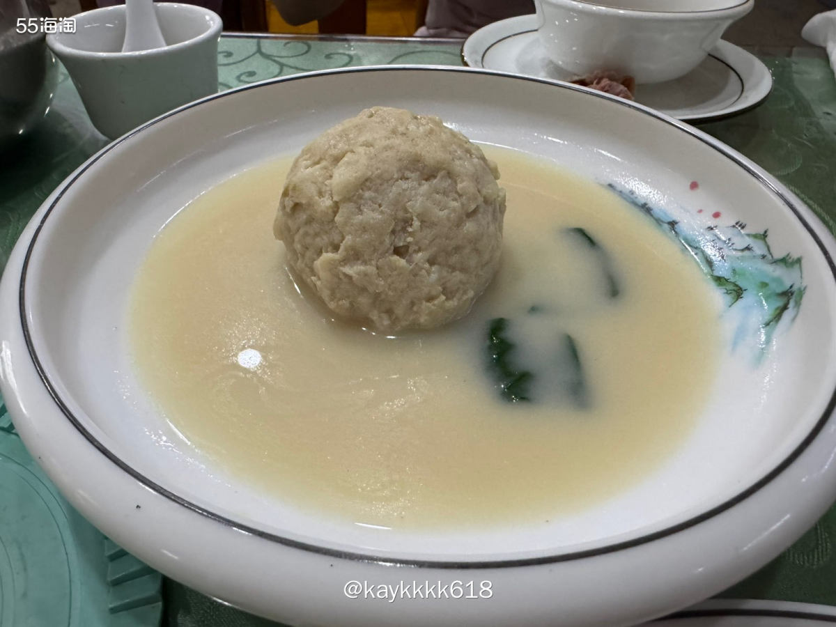 说是来开封一定要吃的几家店本地人去的比较多的老店开了很久，还
