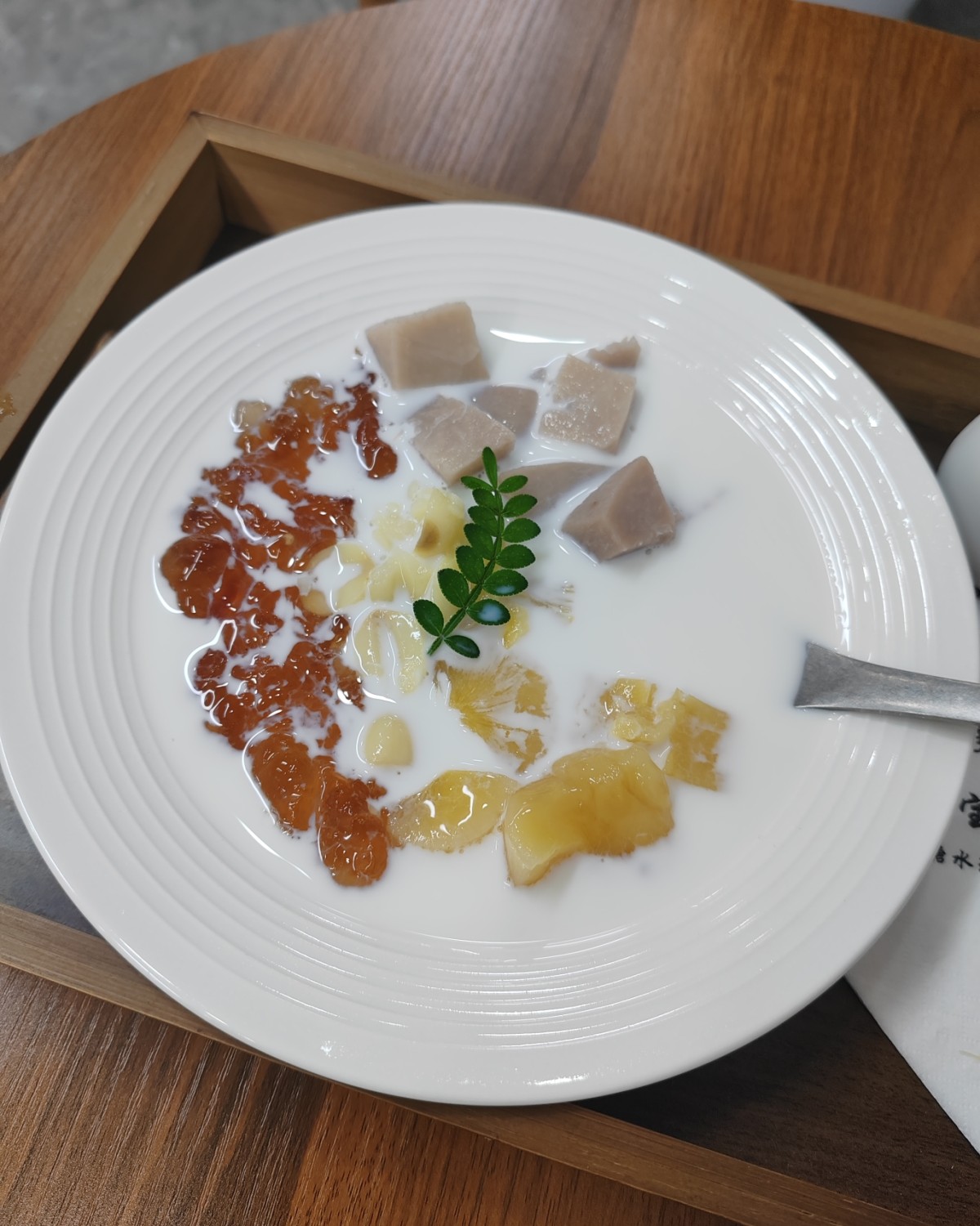 来补个作业哈哈哈，这是之前去吃的那家我说不会再去的甜品店，想