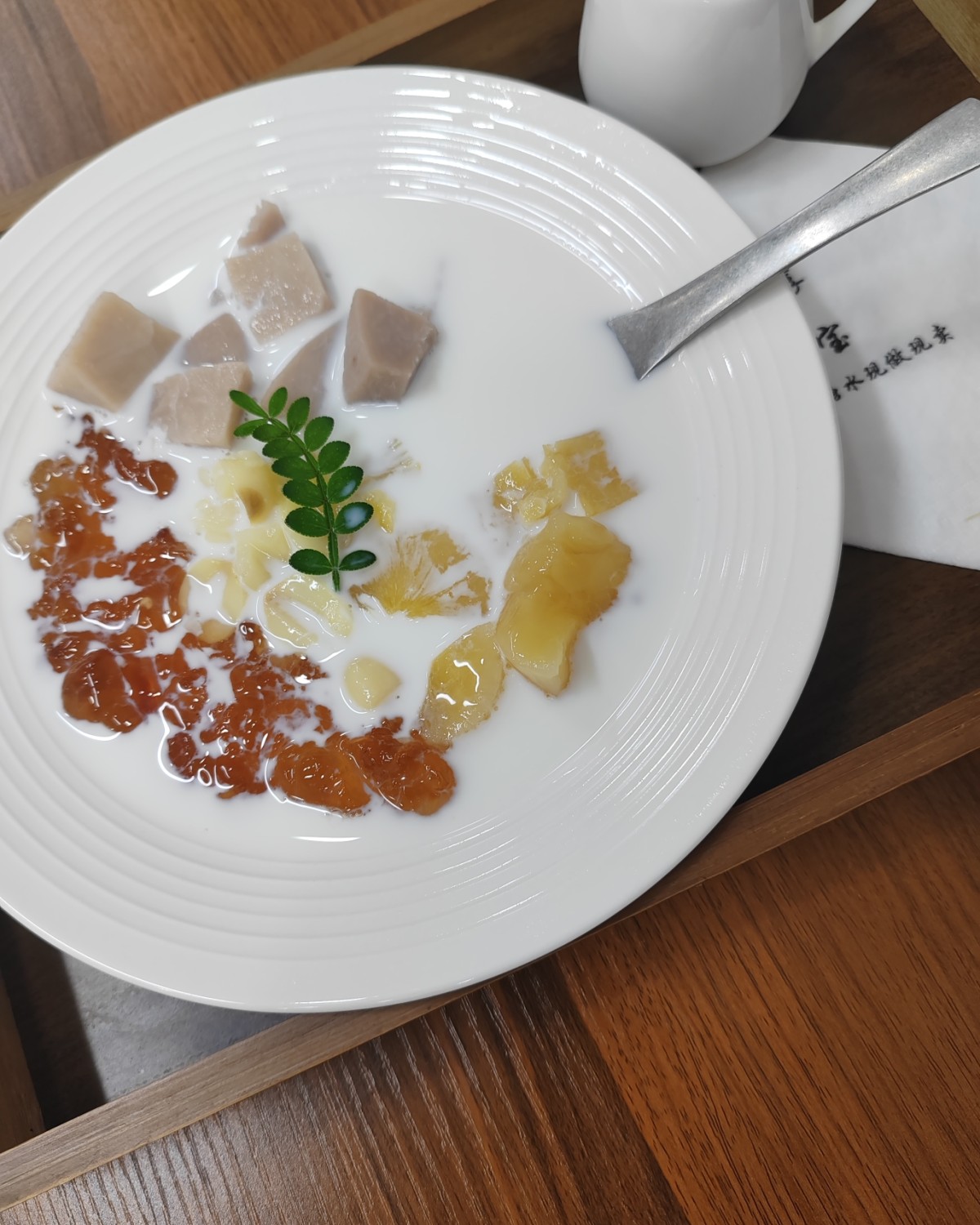 来补个作业哈哈哈，这是之前去吃的那家我说不会再去的甜品店，想