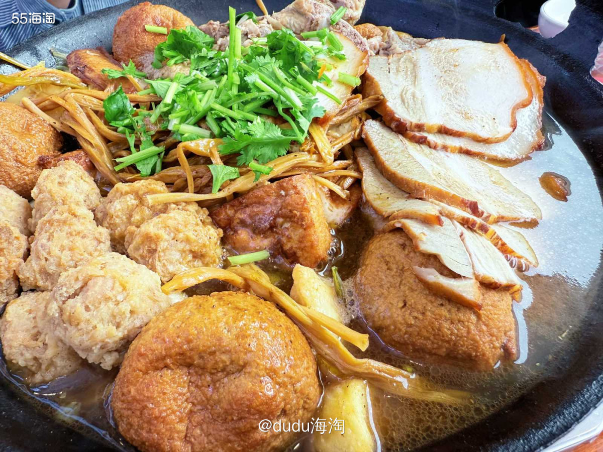 🌿昨天从应县出发抵达五台山景区住宿地正好是午餐时间，办理入