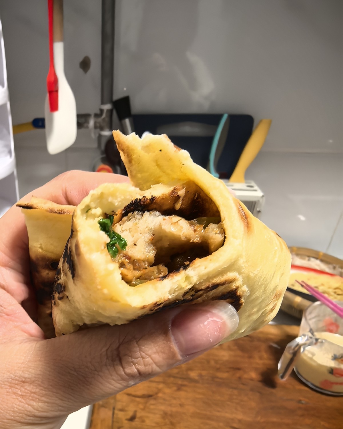 说实话，好久没有这样子做饭了， 我感觉摊煎饼这个事情还挺累的