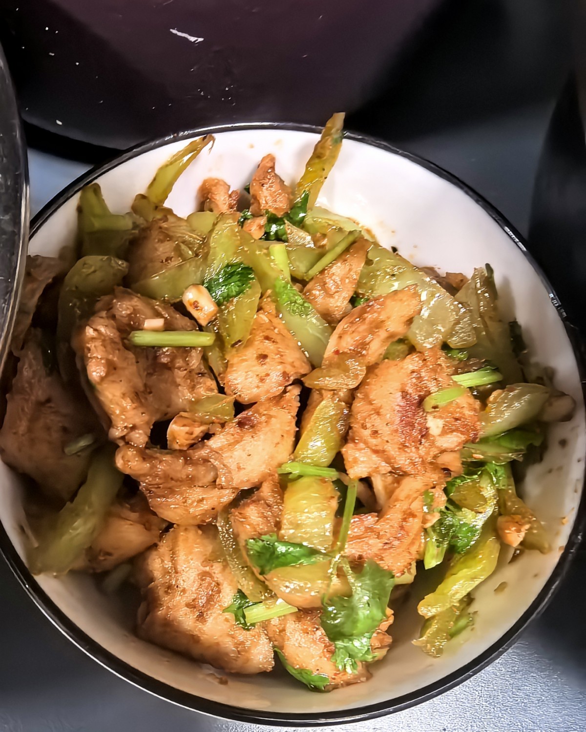 说实话，好久没有这样子做饭了， 我感觉摊煎饼这个事情还挺累的