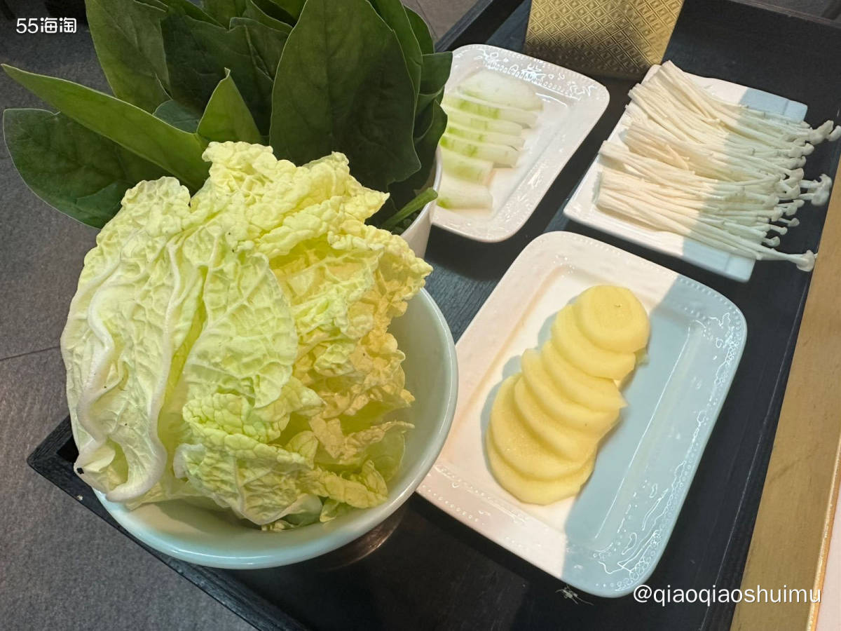 这个套餐是老公从抖音团的，七荤七素，才150多，超级划算的。