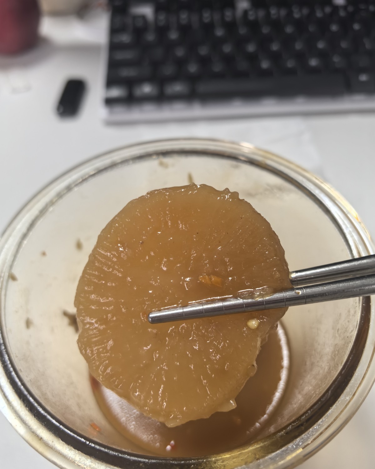 说是水煮菜，我感觉我们调料蛮丰富的。 汤底是卤了鸡腿肉的汤，