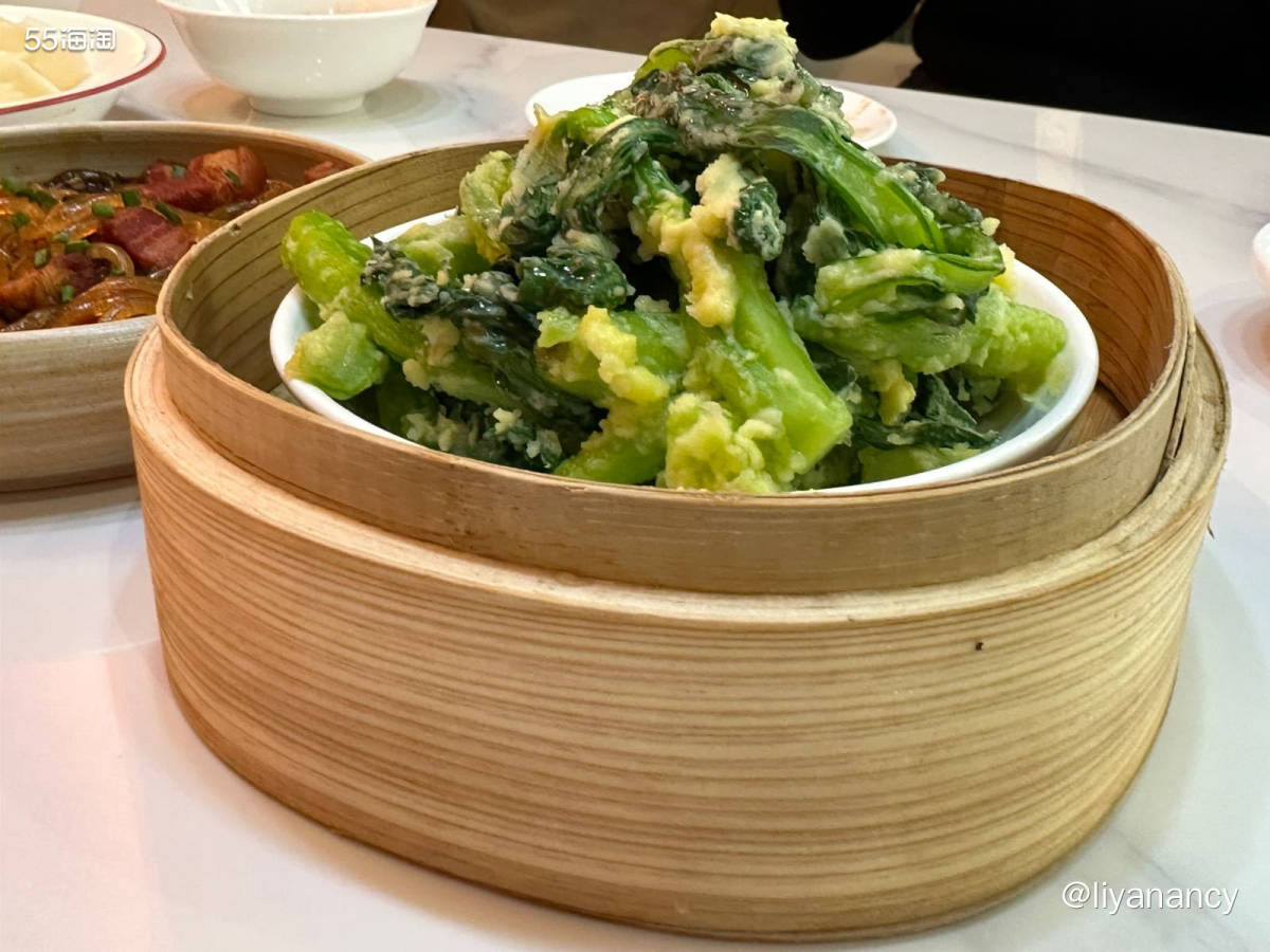 东方饺子王是哈尔滨的品牌，以前在老家的时候就经常吃，今天跟好