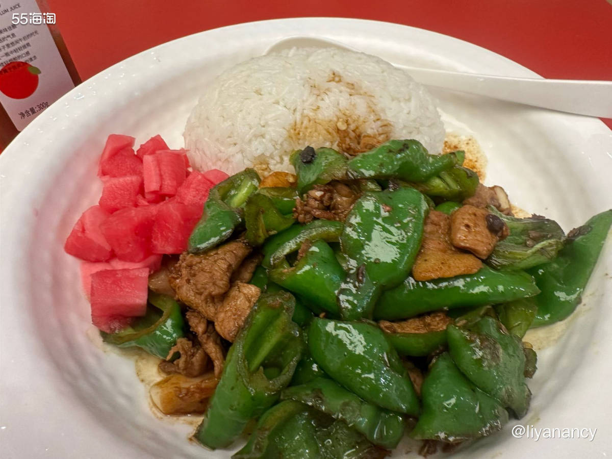 东方饺子王是哈尔滨的品牌，以前在老家的时候就经常吃，今天跟好