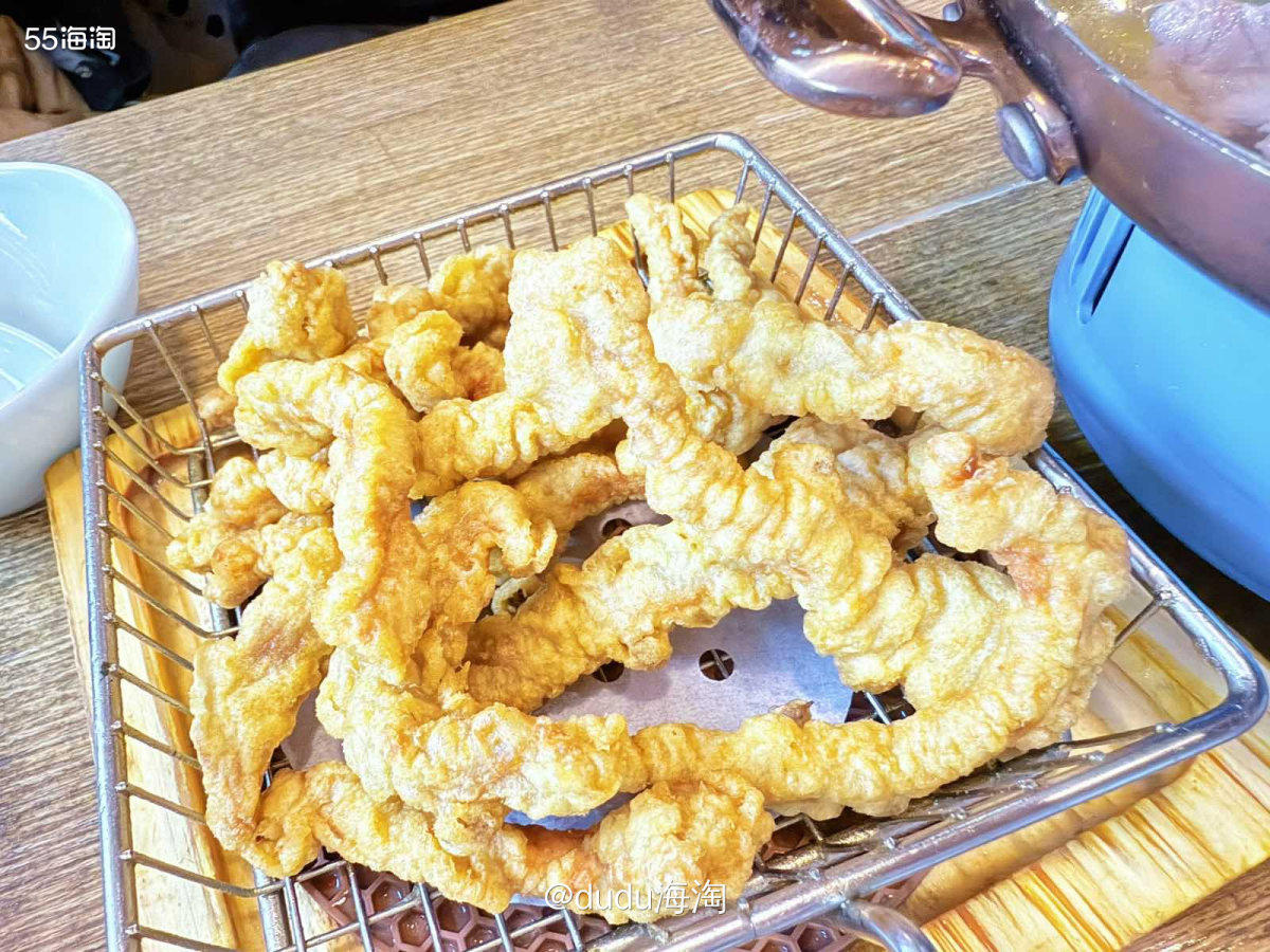 🌿昨天带娃出来玩就中午就在外面吃啦，选了一家跷脚牛肉店，没