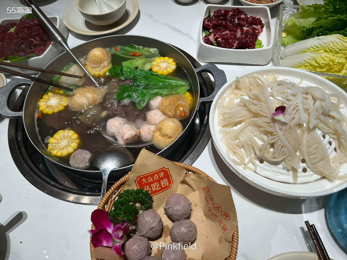 🐮最近连着三天没在家吃晚饭，都在外面解决的。小区附近一家商