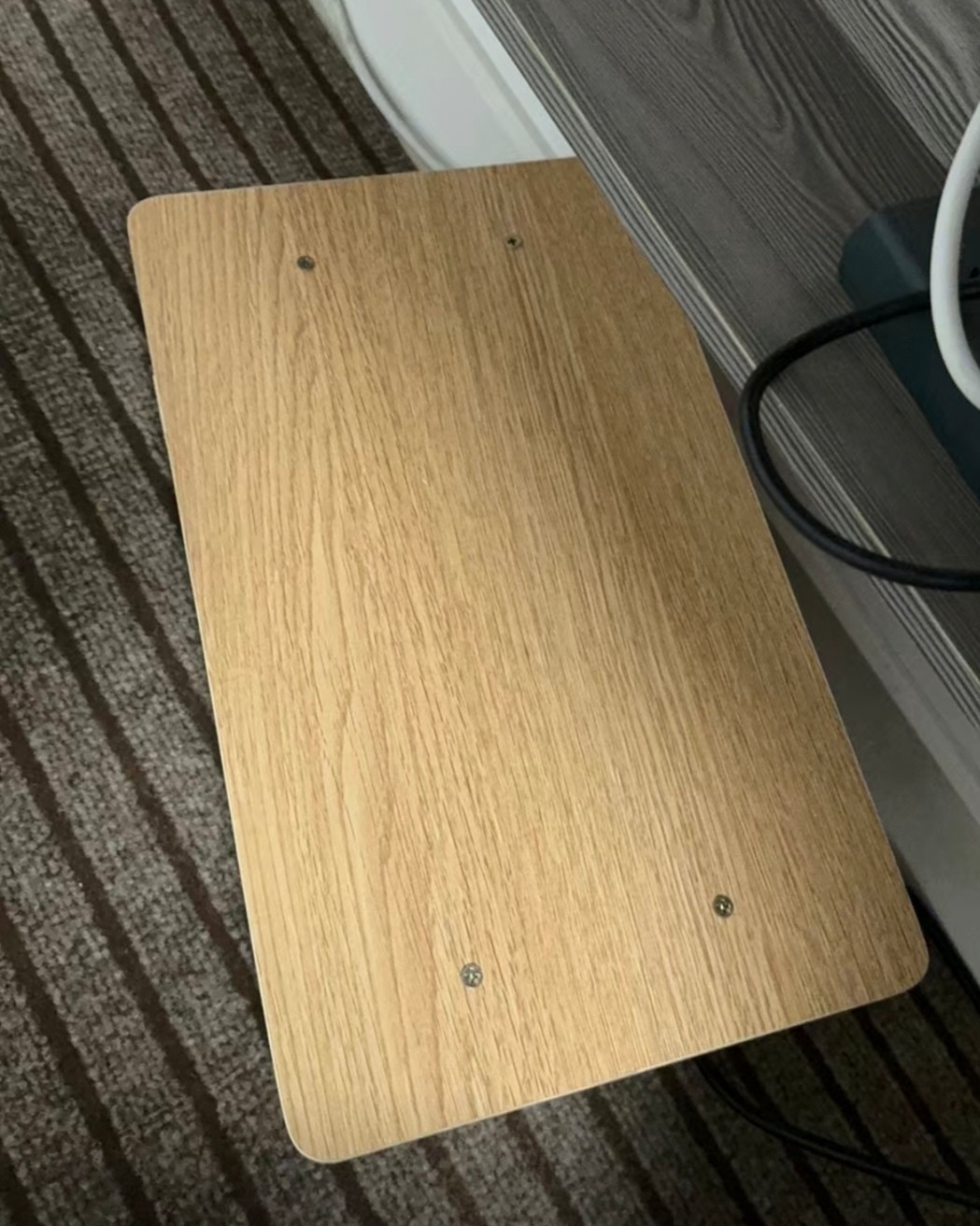 下单网站：拼多多app 下单商品：办公室桌下脚踏凳 下单金额