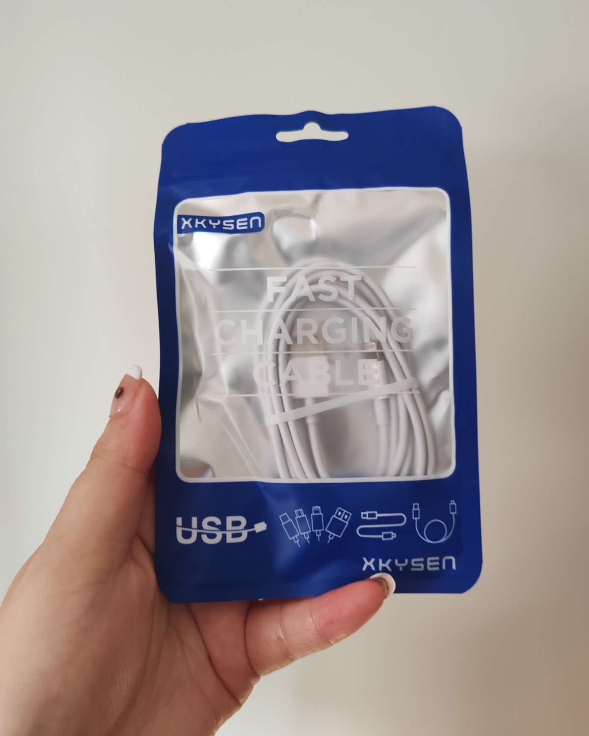 下单网站：淘宝网、 下单商品：苹果手机数据线2条1.5米的 