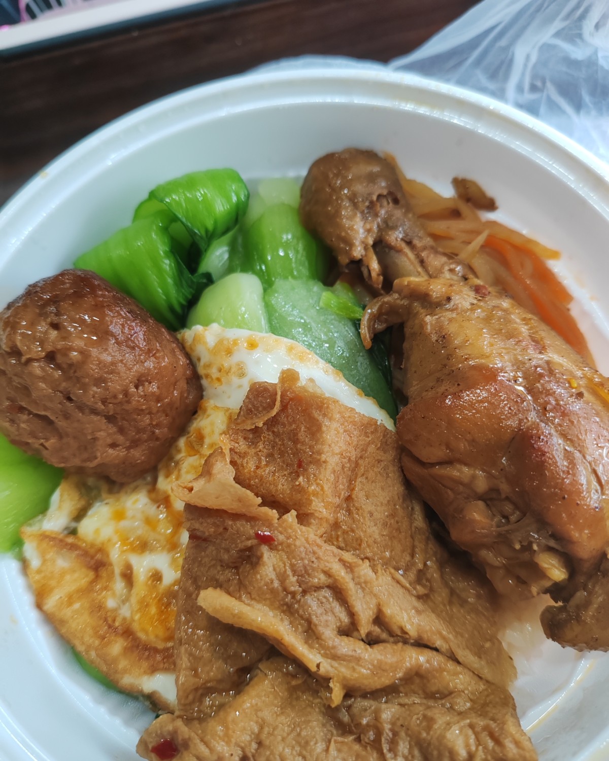 最近点外卖又不知道吃什么啦，看了半天点不出一个外卖，但是又饿