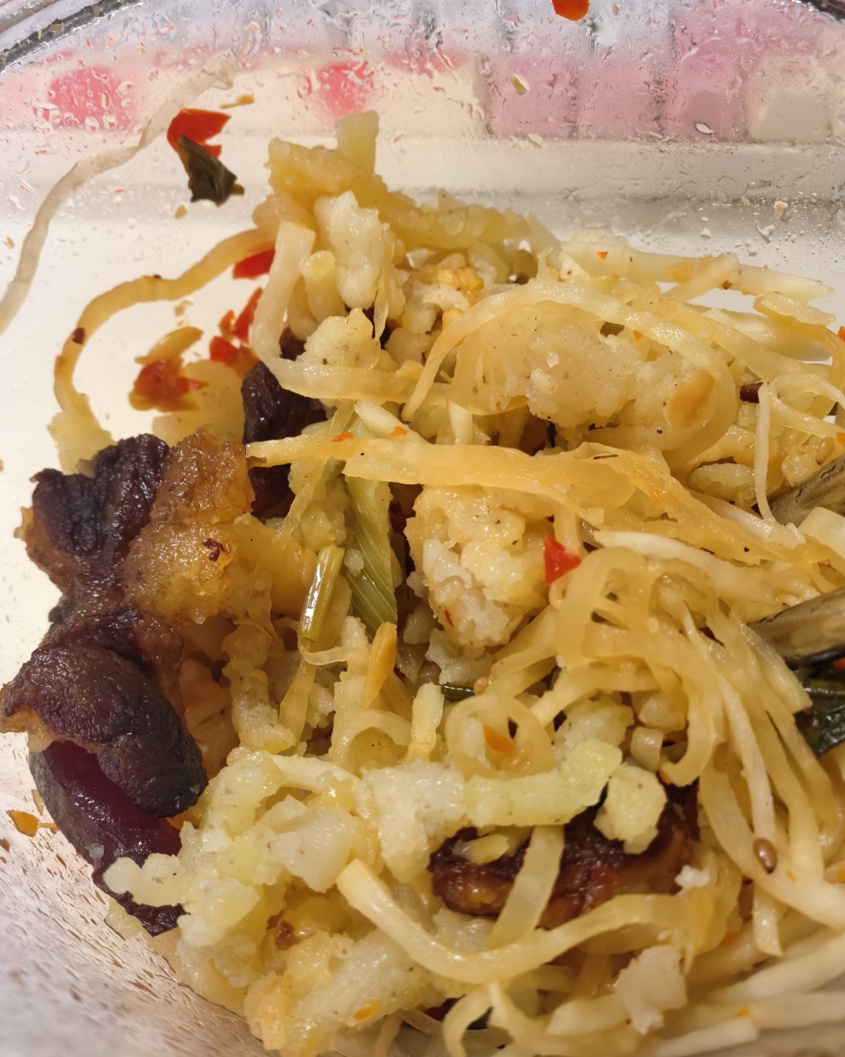 我妈最近在我姐那里，然后我就去蹭饭，走的时候还要打包带走，走