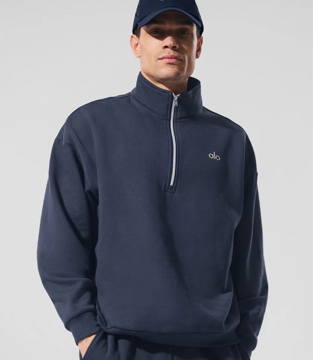 不得不说alo yoga的质量还不错，这件男女同款的alo 