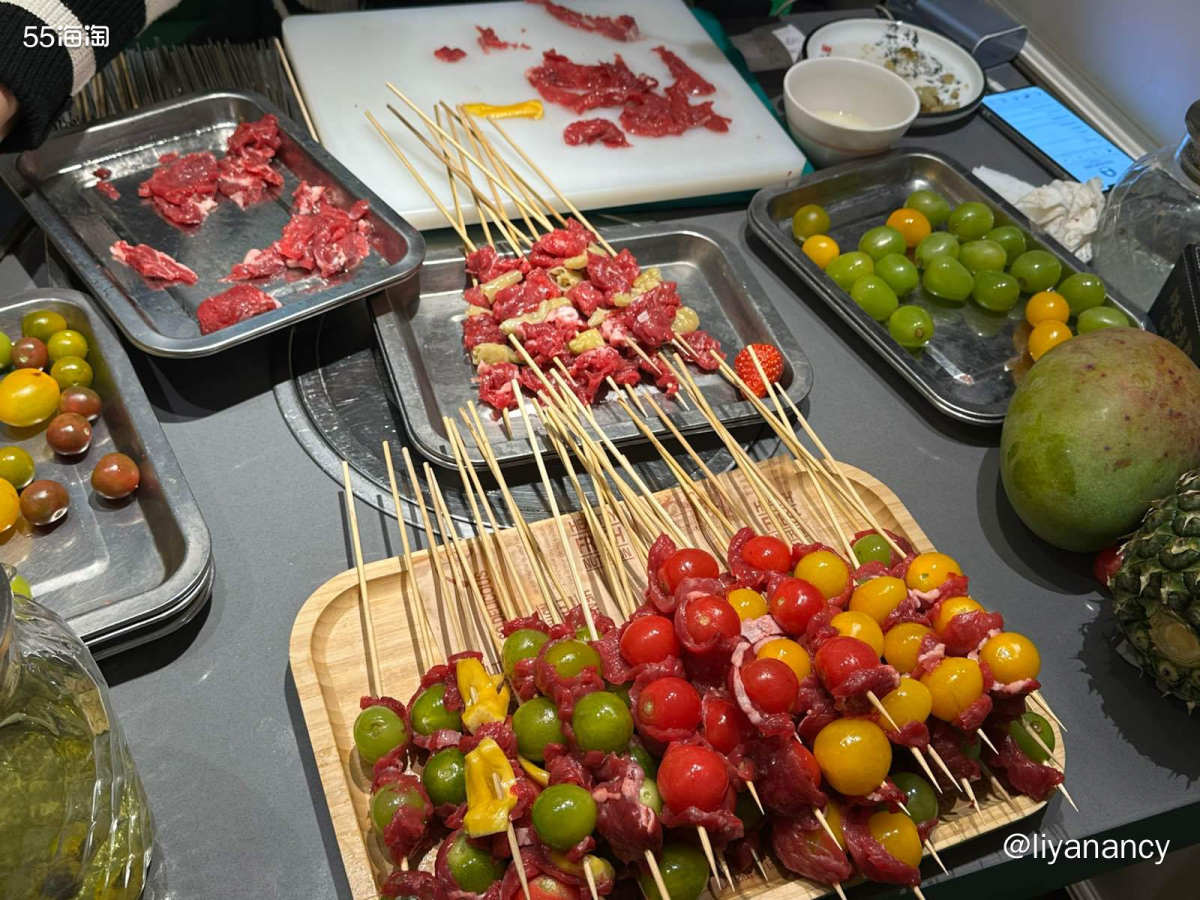 公司附近很有特色的一个大排档，店铺是在一个三楼，进去的时候就