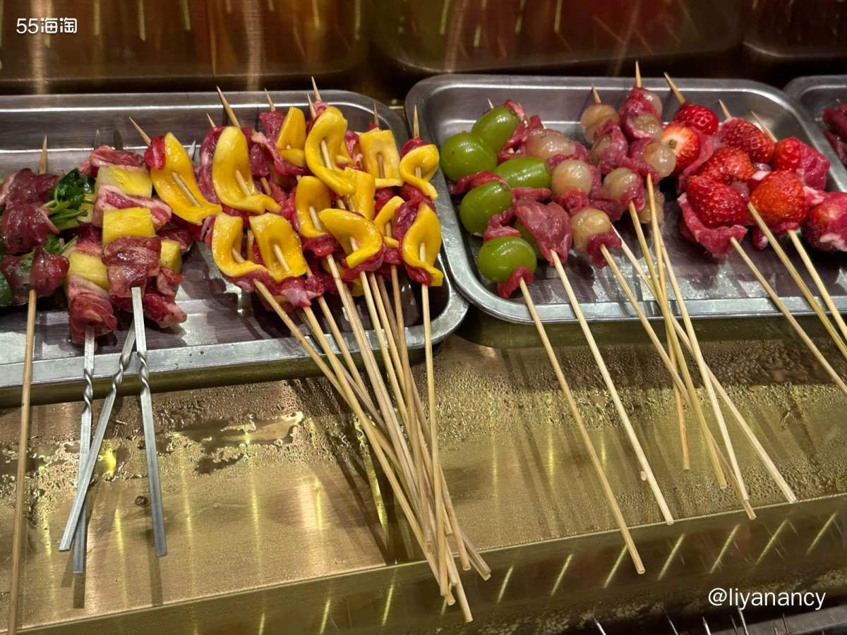 公司附近很有特色的一个大排档，店铺是在一个三楼，进去的时候就