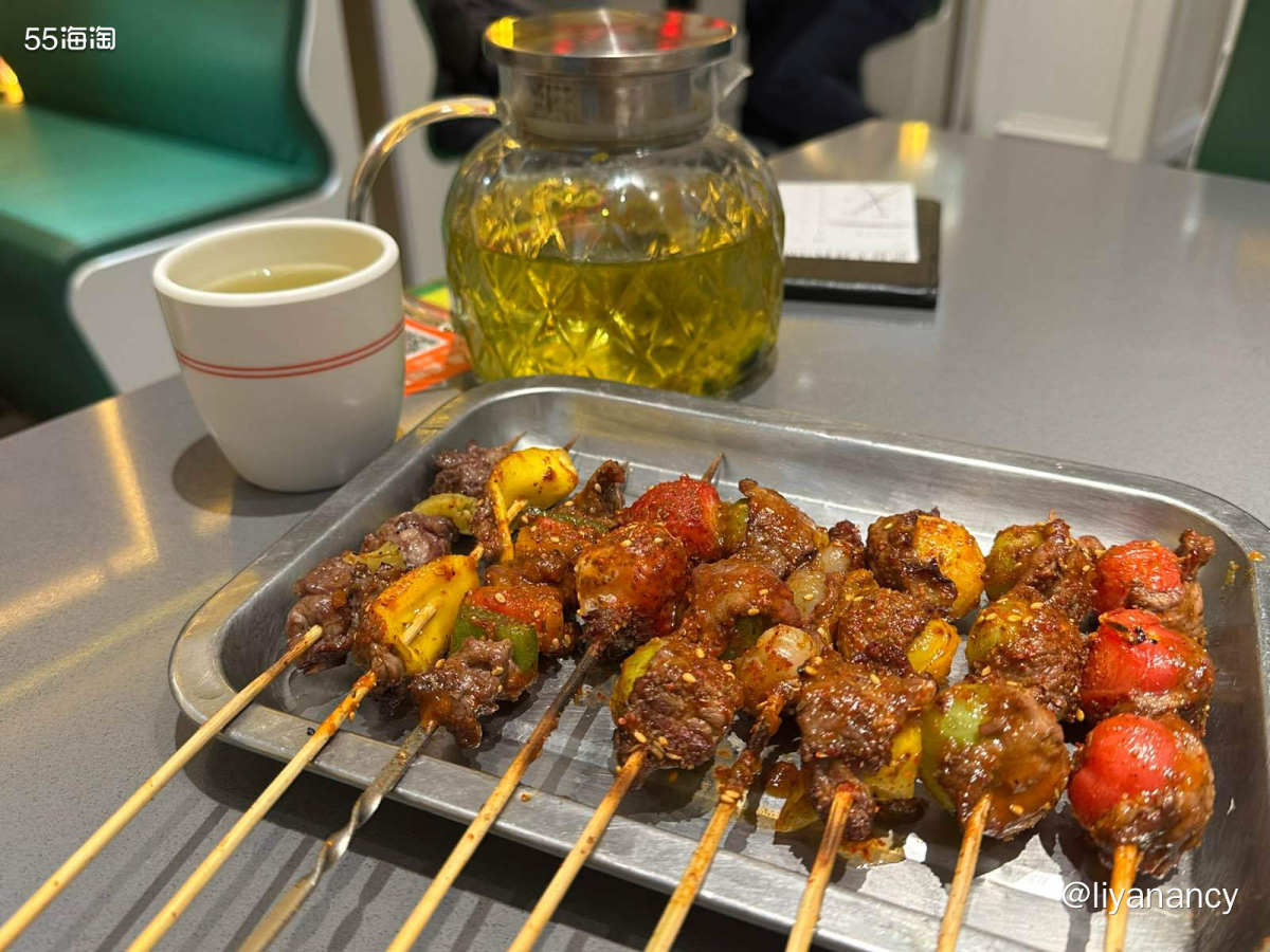 公司附近很有特色的一个大排档，店铺是在一个三楼，进去的时候就