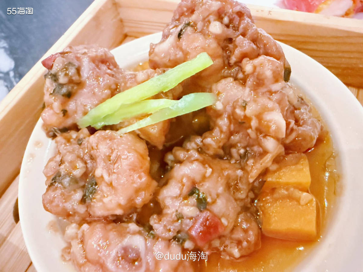 🌿昨天周末带娃出来玩啦，鉴于前一天吃了麻辣香锅，所以中午想