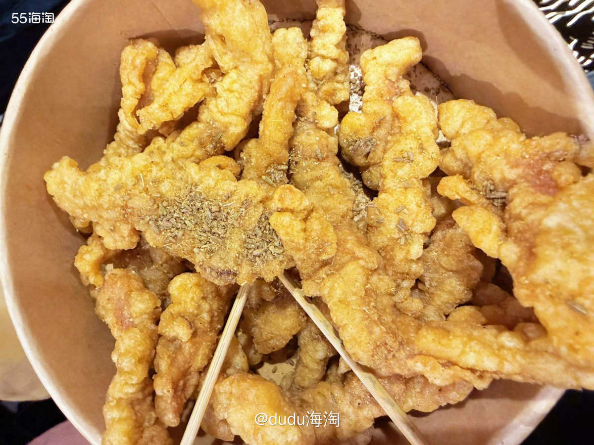 🌿唐山之行的晚上去打卡了必去的“大唐不夜城”河头东街，在里