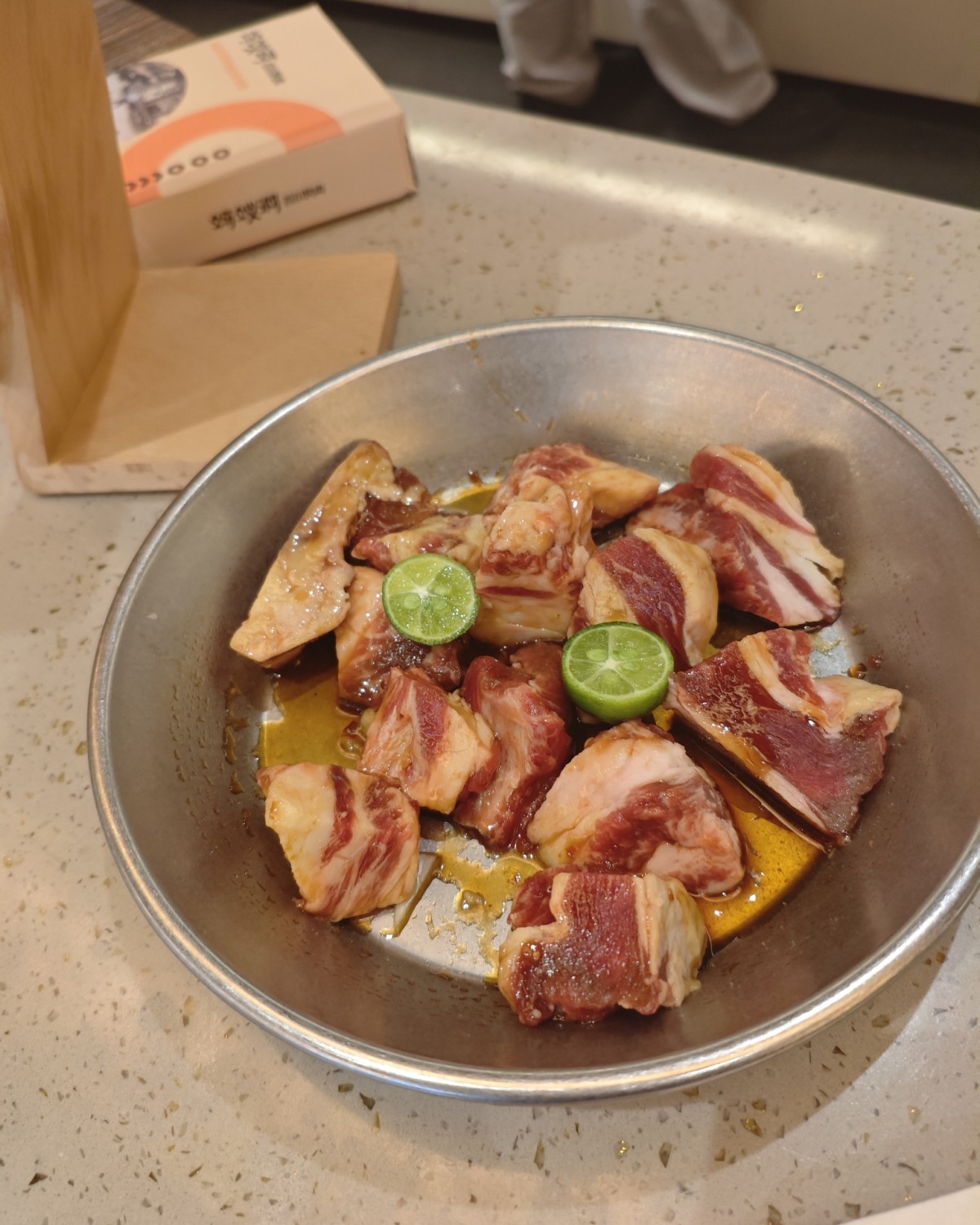 昨天家人来长沙玩了，下午去植物园玩，中午一起德思勤去吃饭，我