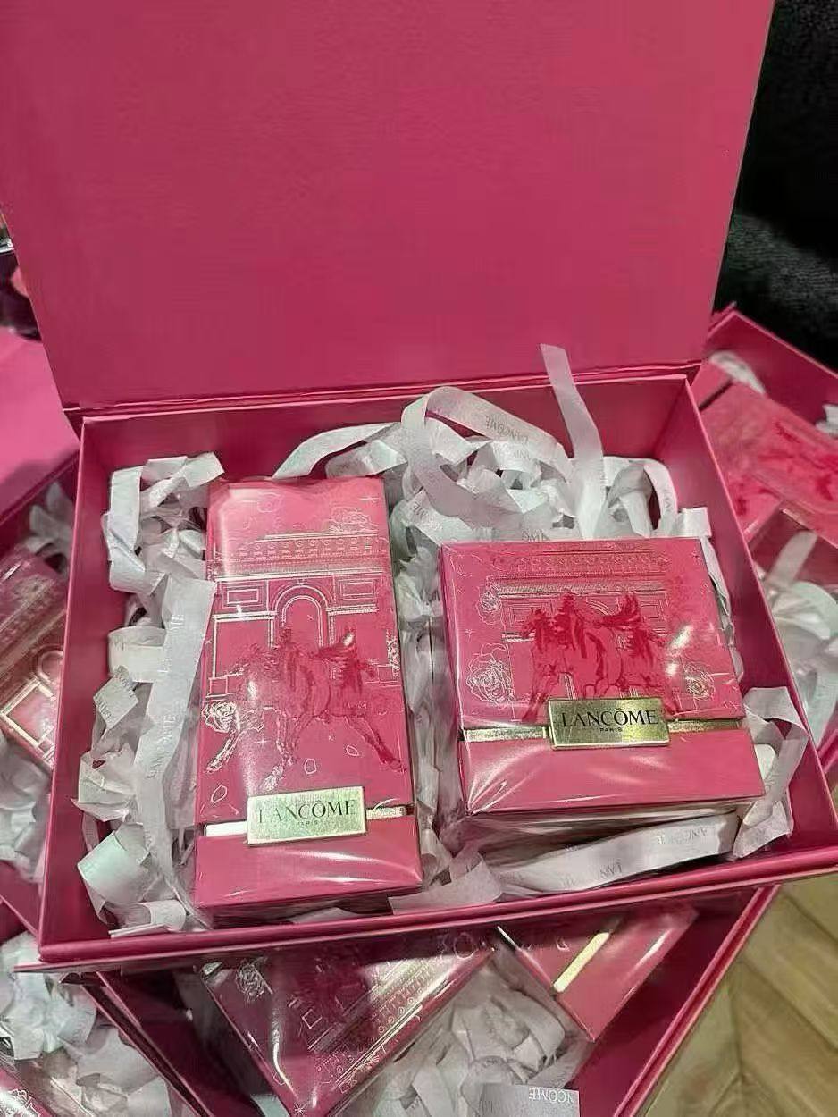 儿时梦如飞马，驰骋而来，踏梦而行！跟随徐悲鸿《天马》 走遍万