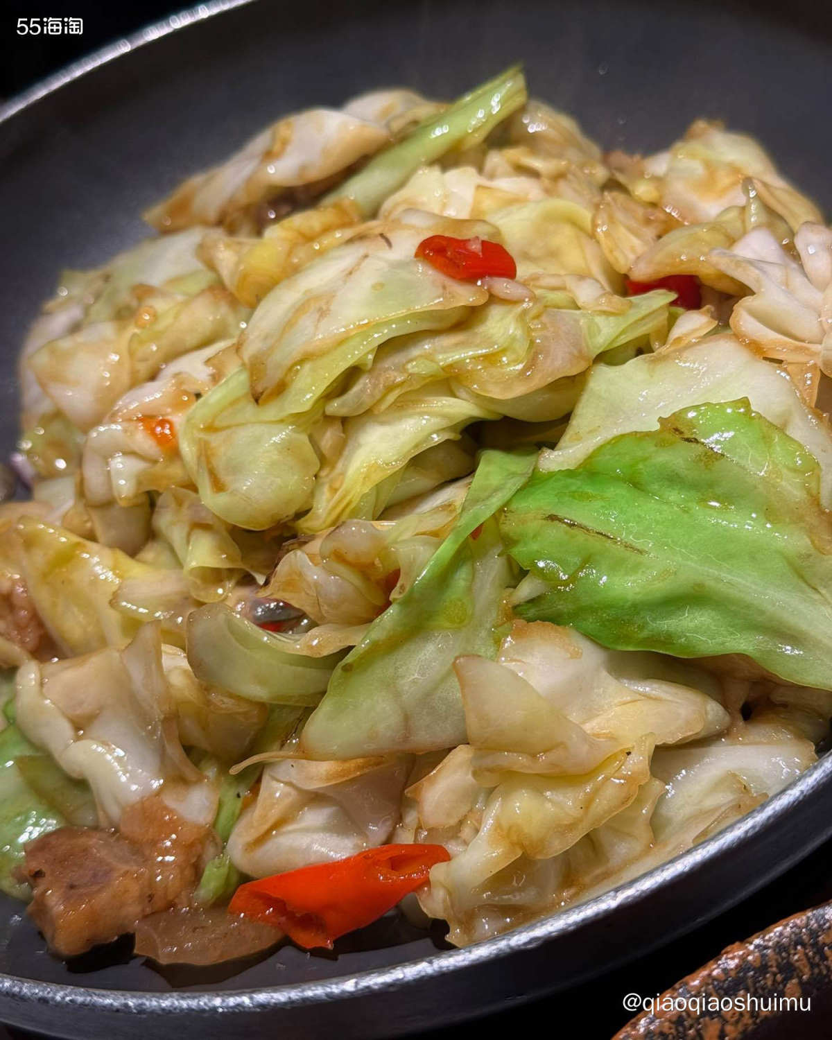 其实在北京也经常吃臭鳜鱼，来了他的老家，也得吃一吃。 臭鳜鱼