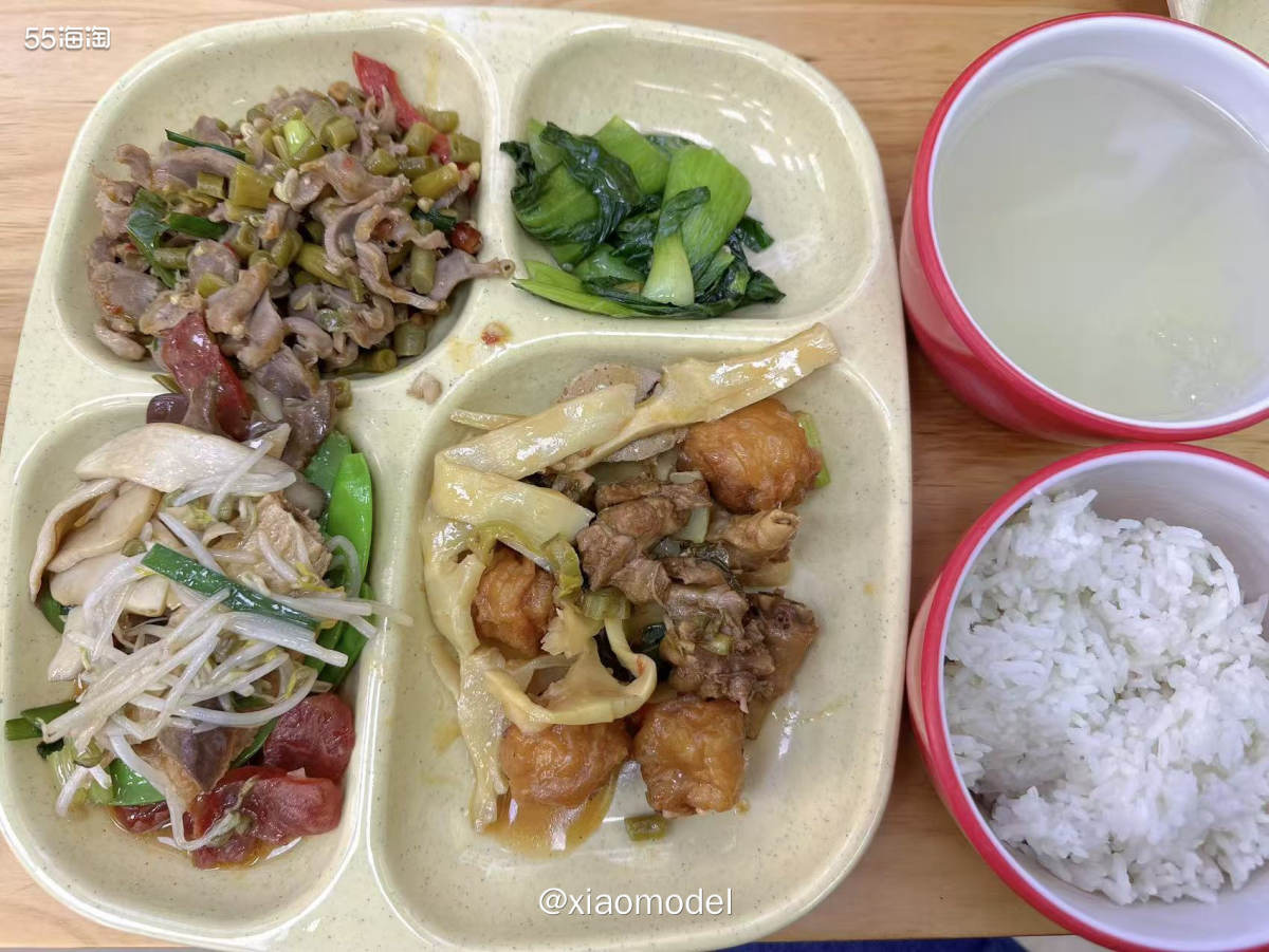 😀这可能是一篇美食吐槽贴！  😂这家快餐店之前是称重的，