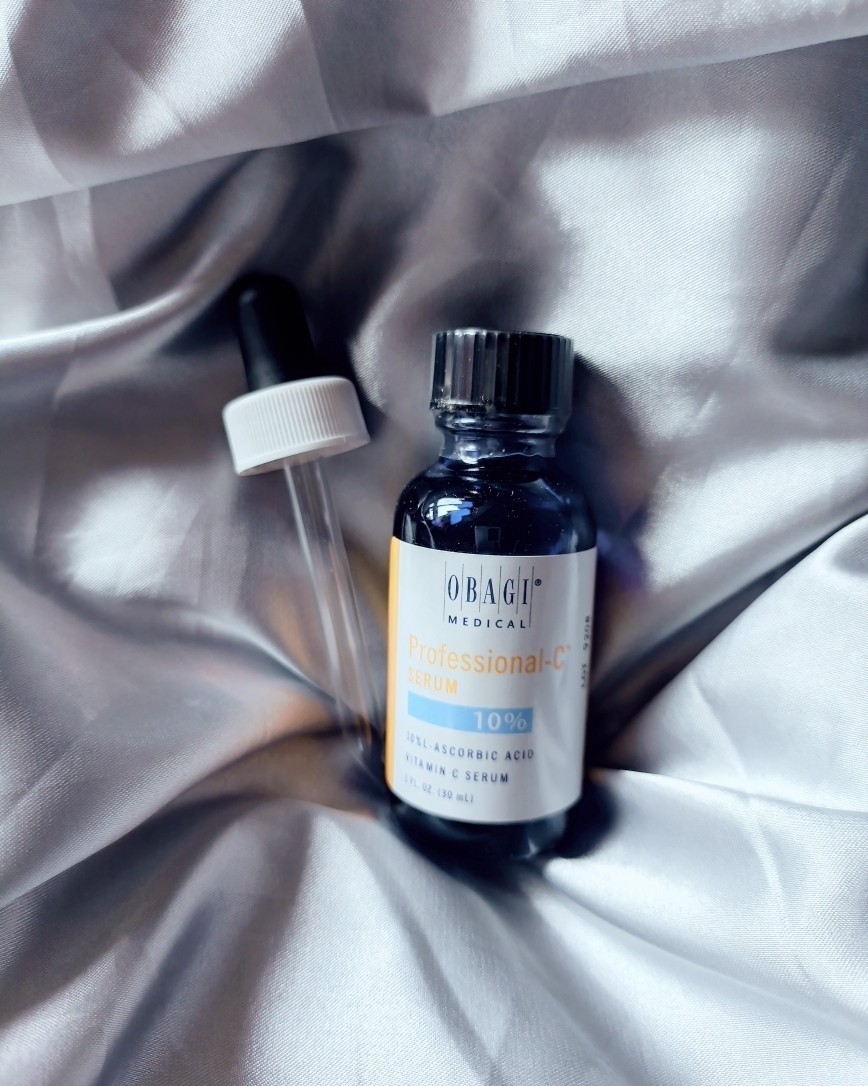 Obagi也是之前跟修丽可仙丽施其名的厉害的vc精华，我之前