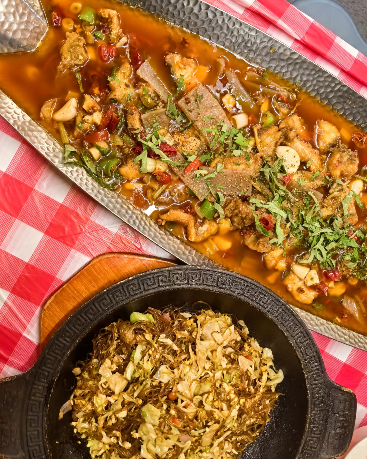 酱油应该是最爱吃肥肠的城市之一了吧？ 几乎这个城市，每家店感