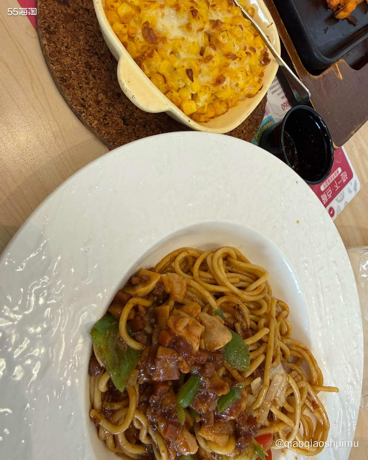 其实是想继续吃顿湘菜的，毕竟只在长沙待一天，可娃说有点胃疼，