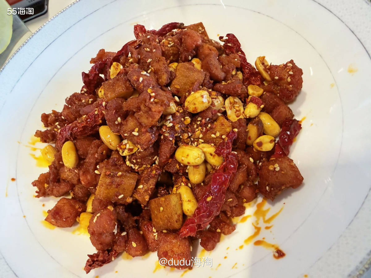 🌿上周日又带娃出来玩啦，就近选了一家新派川菜吃，味道还蛮不