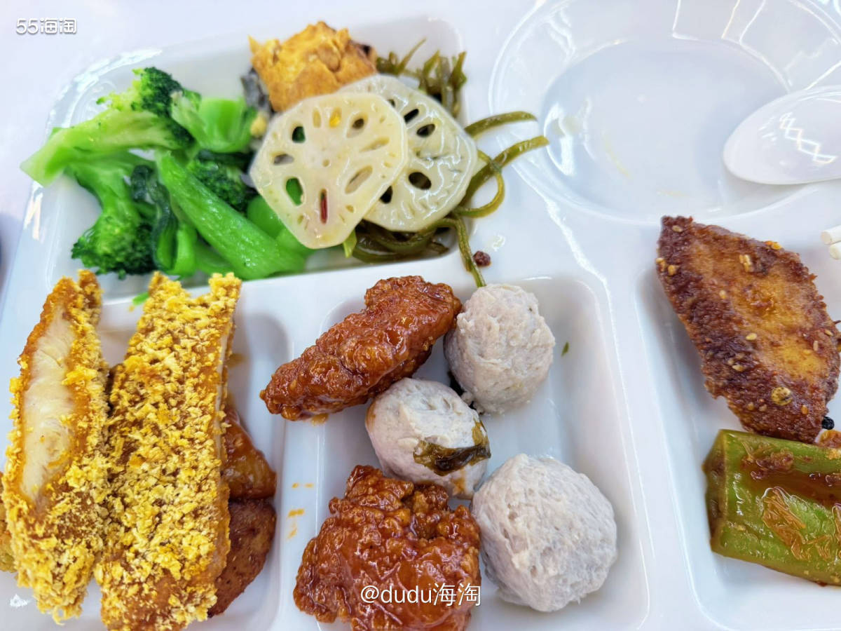 🌿感觉好久都没有吃食堂了呢！前几天和同事一起吃饭去了这个自